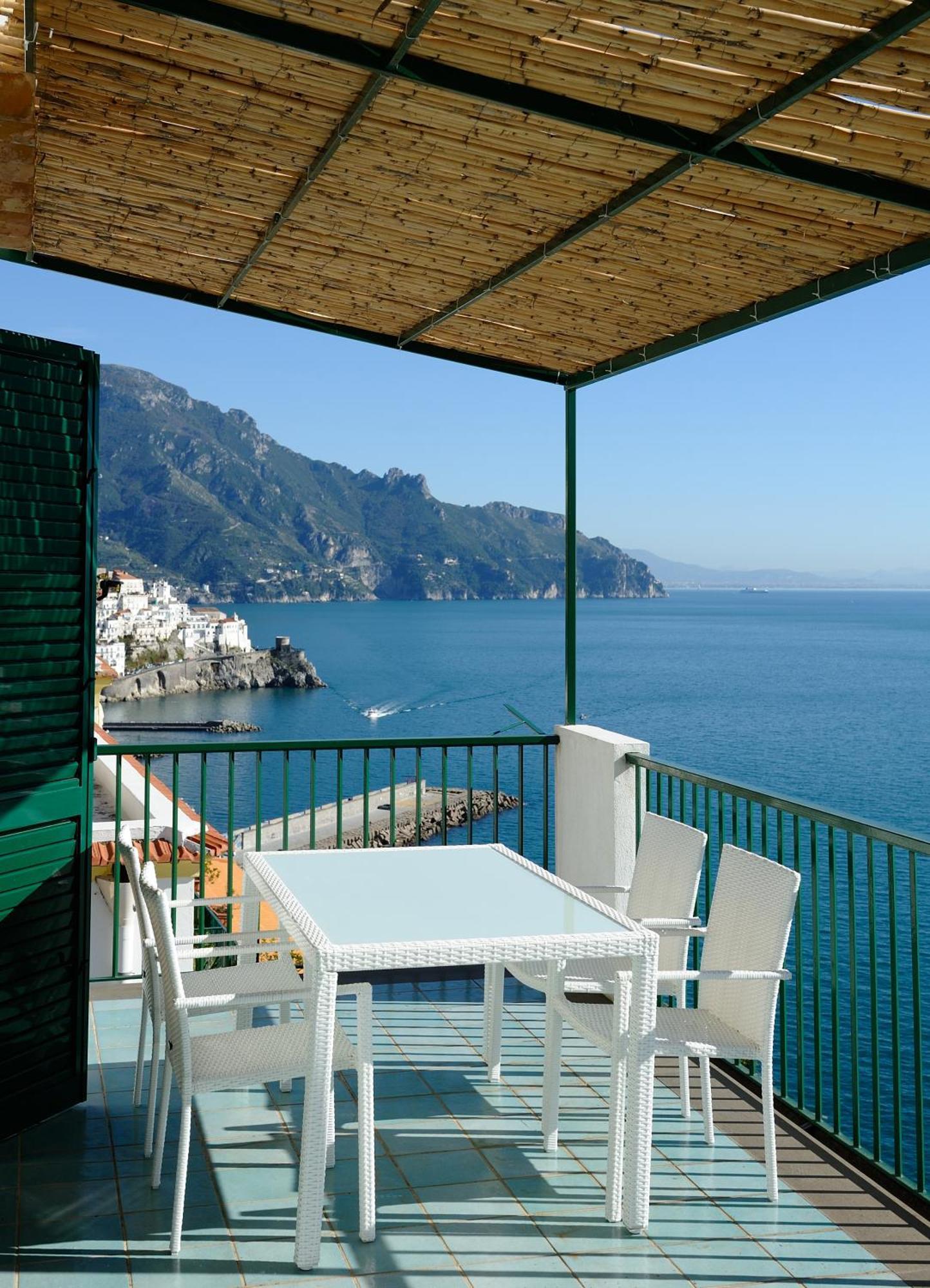 Amalfi Blue Flowers B Extérieur photo